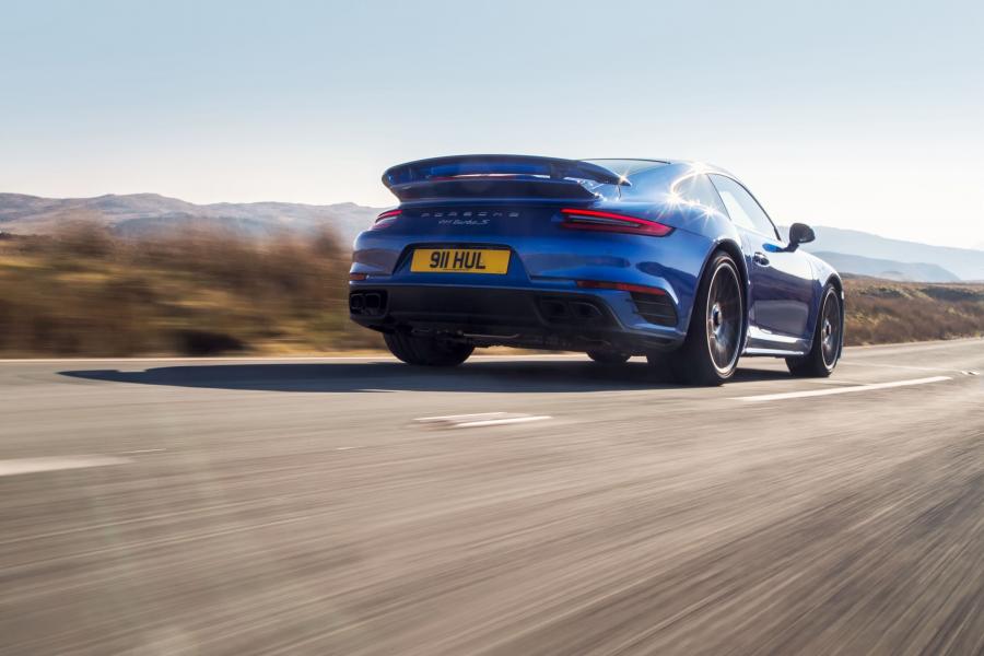  Porsche 911 Turbo S Coupe 2016 года  (UK) (фото 23 из 29)